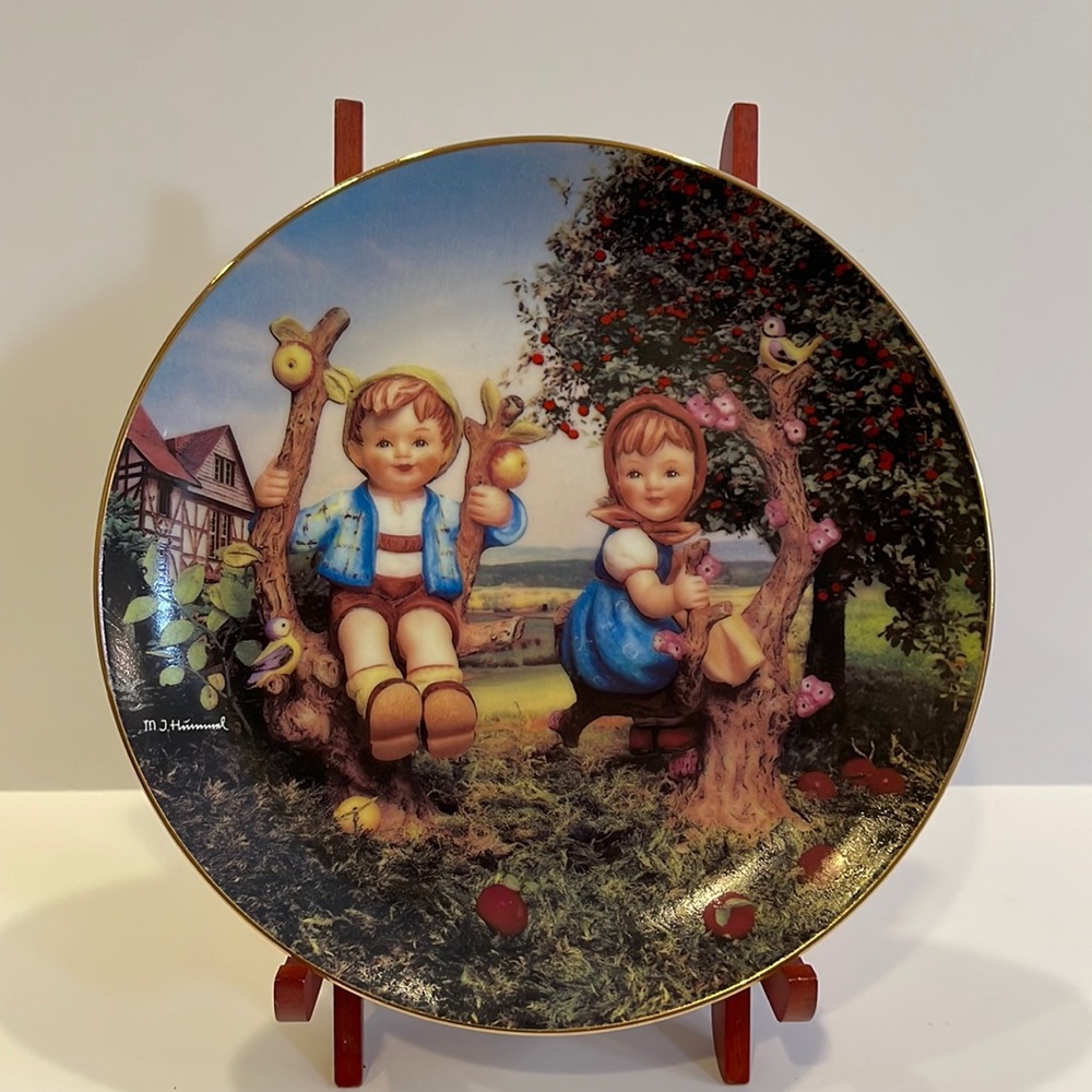 Beautiful hummel apple tree boy and girl collectors plate